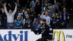  The San Jose Sharks barely held off the Los Angeles Kings at the end for a second straight home win.