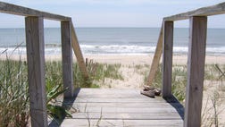 This may be hard to believe in the aftermath of Superstorm Sandy, but an annual list of the best beaches in the country has a New York beach ranked No. .              