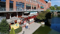  Is Oklahoma part of the Midwest, Southwest or southern United States? Ask three different people residing in the Sooner State and you'll get three different answers.