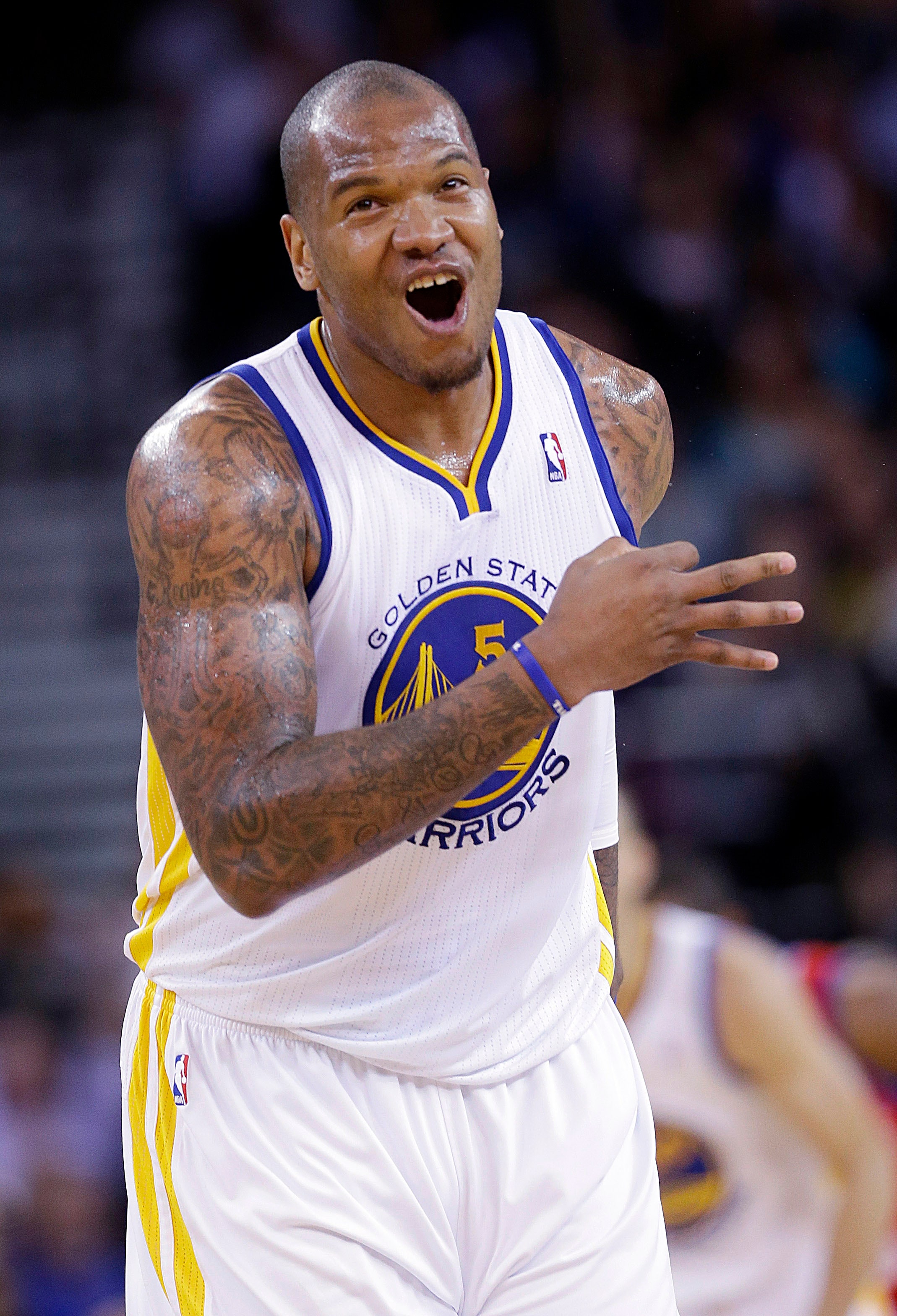 Marreese Speights scores career-high 32 points as Warriors hand 76ers another rout ...