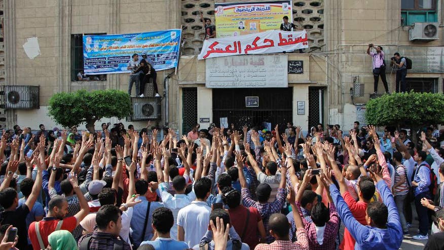 http://a57.foxnews.com/global.fncstatic.com/static/managed/img/fn2/feeds/Associated%20Press/2014/10/12/876/493/Mideast%20Egypt-1.jpg?ve=1&amp;amp;tl=1