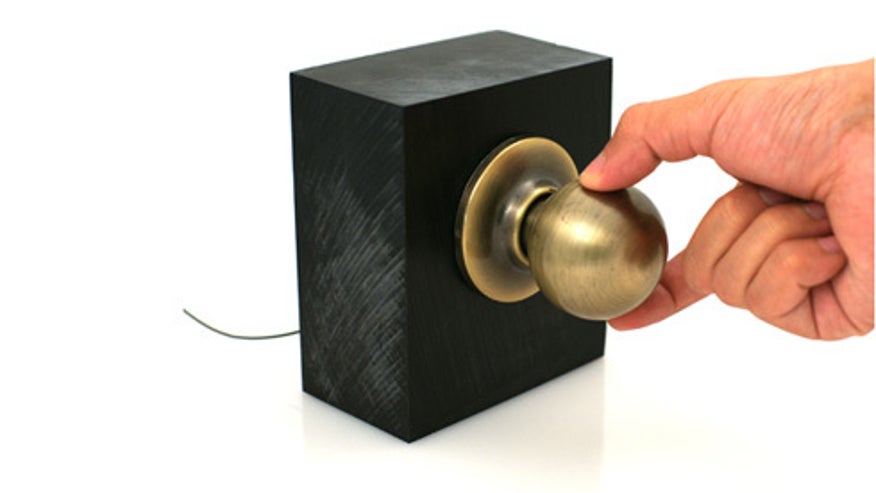 touche-door-knob