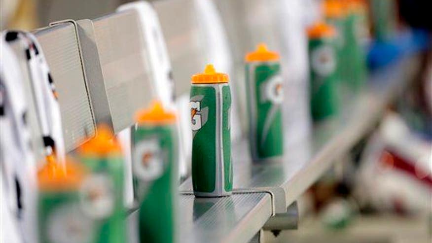 Teen dies after drinking 4 gallons of water, Gatorade