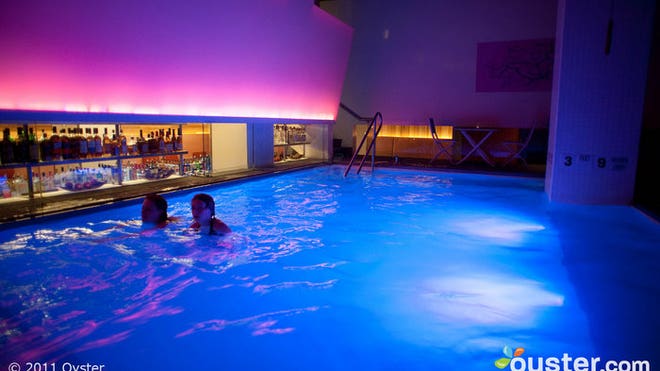 RoomMateGrace_Pool