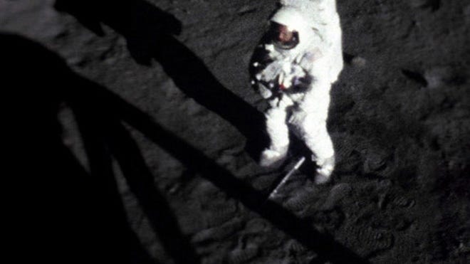 090710-apollo11-neil-02