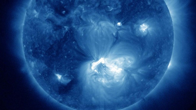 ar-1520-solar-flare-full-disk