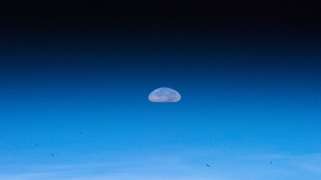 august-full-moon-aug1-space-station