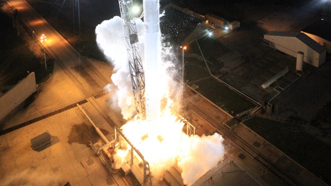 dragon-launch-spacex-looking-down2