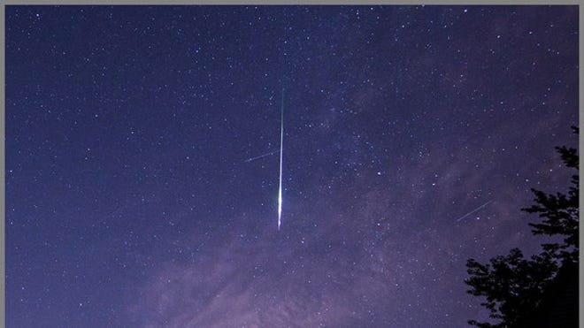 early-perseid-2013-black