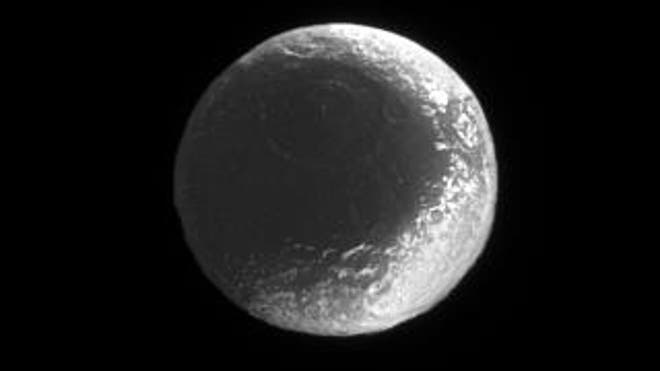 equatorial-ridge-iapetus