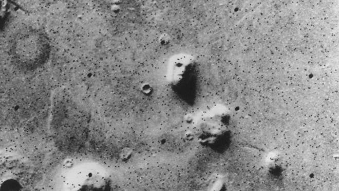 face-on-mars-cydonia-viking-1