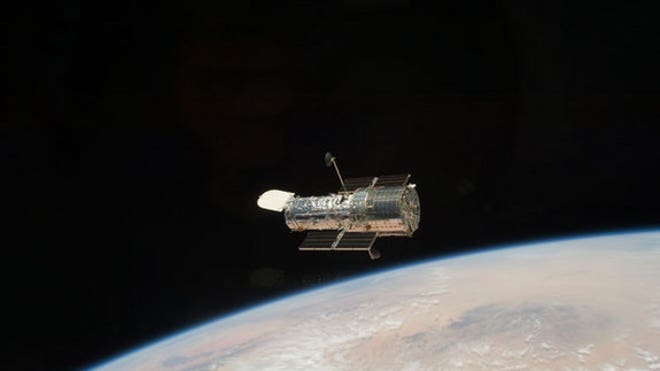 ig390-hubble-1-02