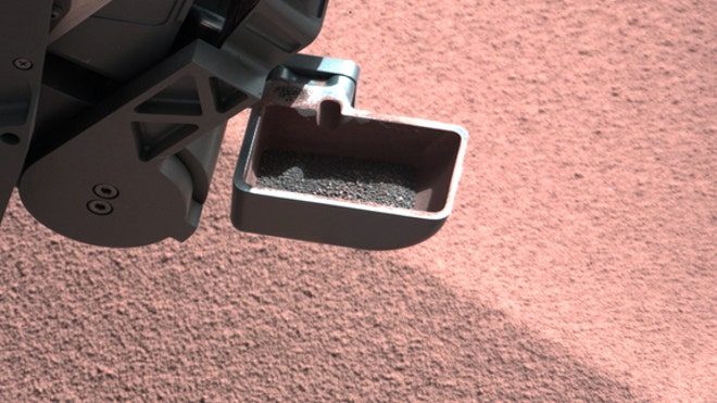 mars-rover-scoop