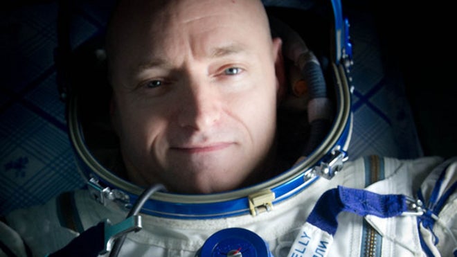 scott-kelly-giffords-wristband