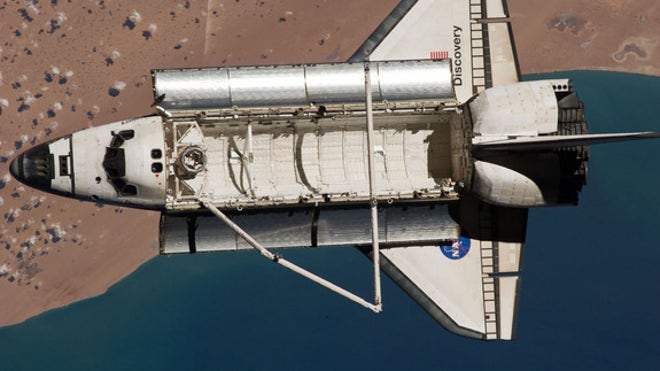 shuttle-discovery-morocco-coast
