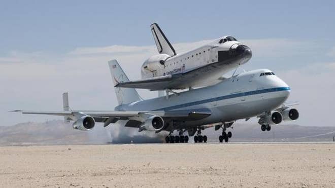 space-shuttle-endeavour-dryden-touchdown