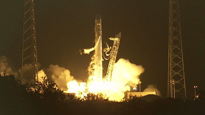spacex-falcon9-dragon-launch-photo
