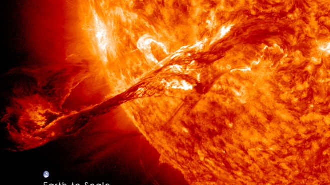 spectacular-solar-prominence-photos-august-31-2012-2