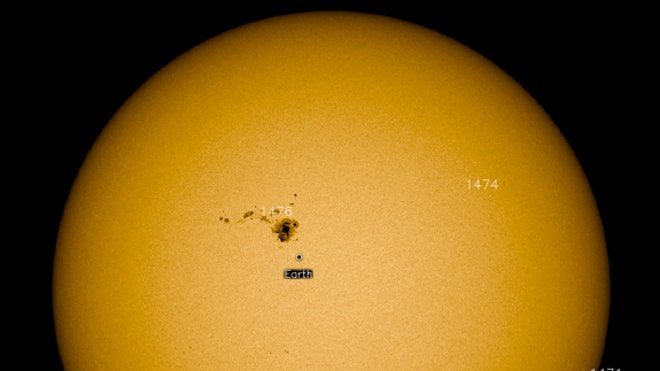 sunspot-ar1476-earth-comparison