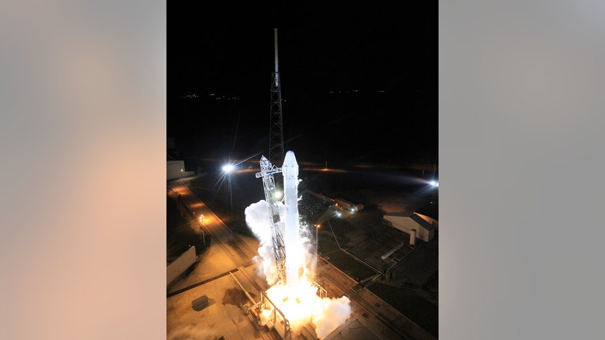 dragon-launch-spacex-looking-down2