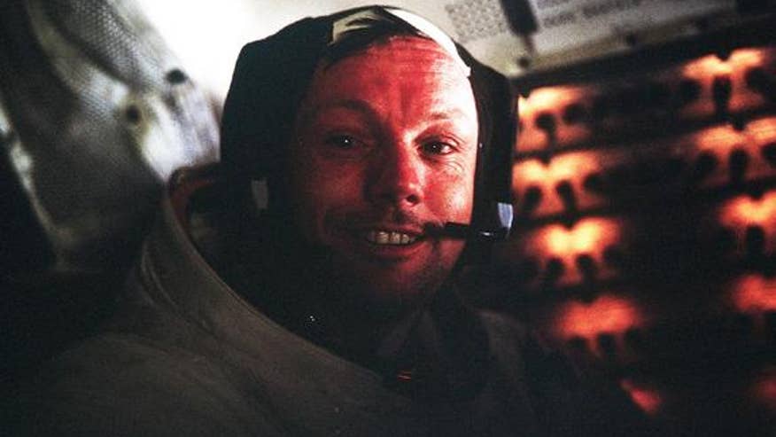 neil-armstrong-apollo-11-lem
