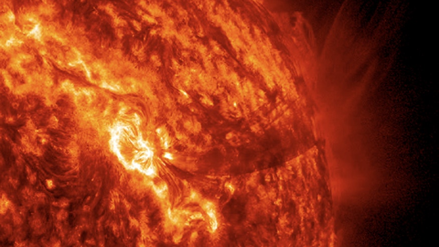 sdo-solar-flare-cme-december-2011