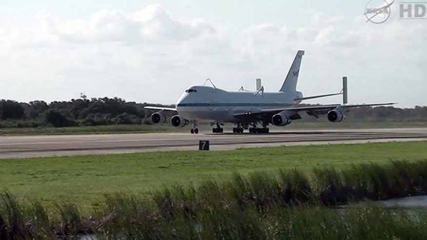 shuttle-carrier-aircraft-arrival-endeavour