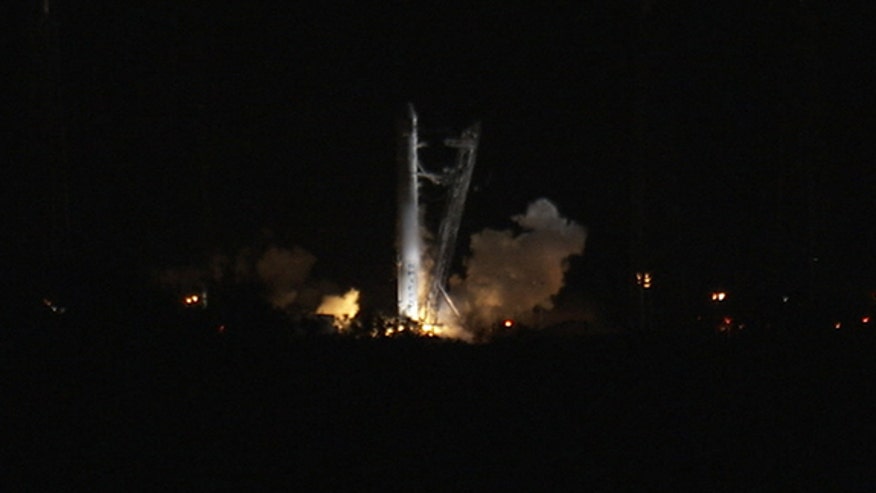 spacex-falcon-9-rocket-pad-abort