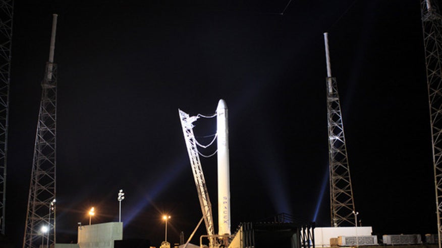 spacex-falcon-9-rocket-pad-night-1