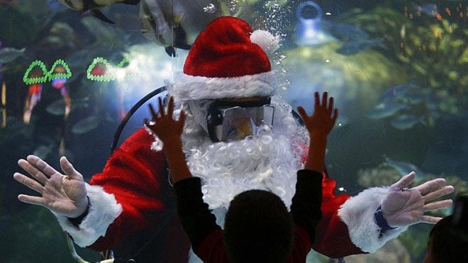 underwater_santa2.jpg