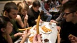 san-gines-churro-chocolate_39012_600x450.jpg