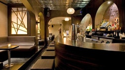 >Alcohol may be legal, but that hasn’t stopped a proliferation of hard-to-find drinkeries that recall the 18th amendment. As The Great Gatsby hits theaters, we uncover ten speakeasies where you can party like it’s 1922.