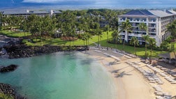 >Whether you're a diehard golfer or just getting into the swing of the game, you're sure to appreciate championship fairways that come with their own luxury hotel. Here are the top 10 golf hotels in Hawaii, presented in alphabetical order.