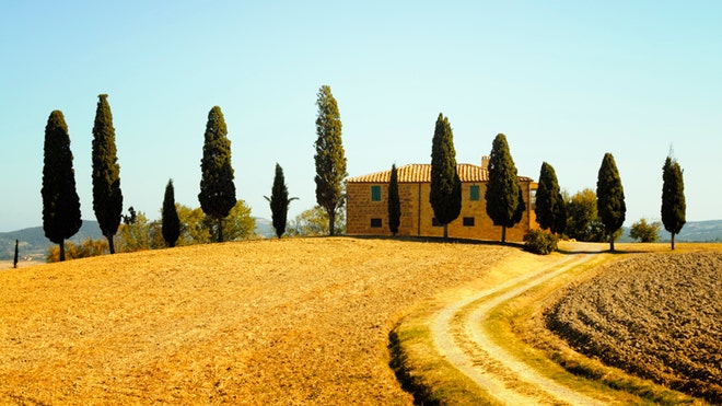 Tuscany_Farmhouse_istock.jpg