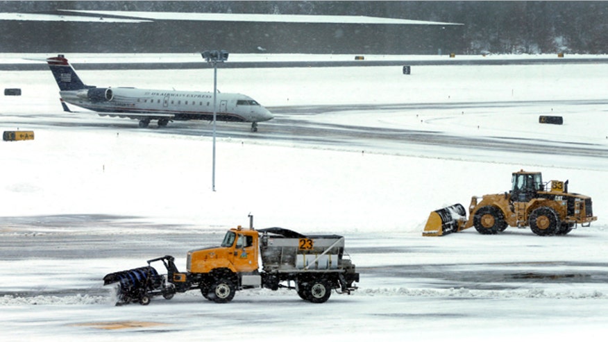 NortheastSnow_airlines020813.jpg