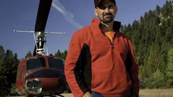 >A pilot killed this week when his helicopter crashed while attempting to lift logs in an Oregon forest has been identified as a former cast member of the History Channel series 