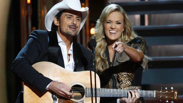 CMA Awards 2013: Country singers rip ObamaCare website, 'Duck Dynasty' stars surprise with ‘Blurred Lines’ cover