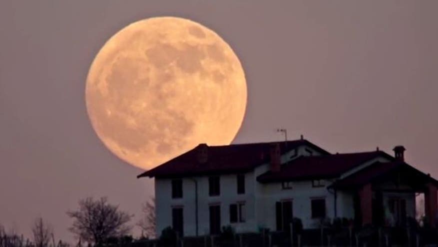 031212_newscore_supermoon3_640.jpg