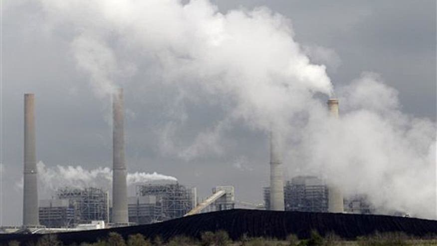 16 states ask Obama admin to put power plant rules on hold