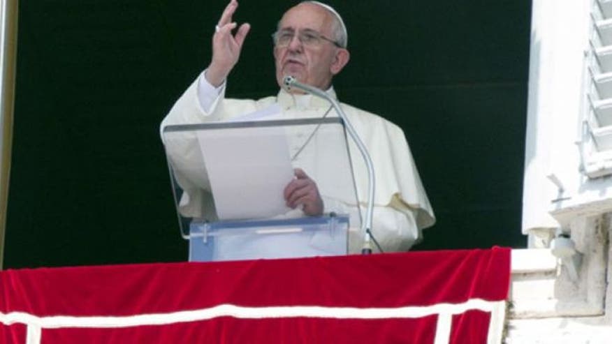 Pope simplifies marriage annulment process