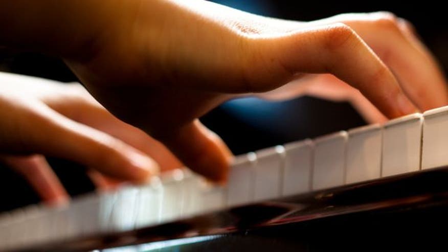 640_Playing_Piano.jpg