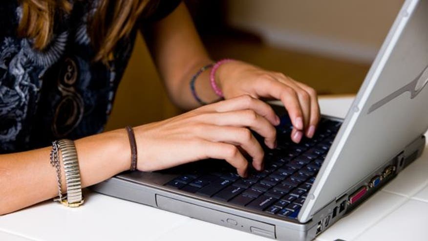 640_teen_computer.jpg