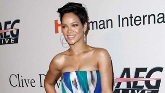 1_23_rhianna450