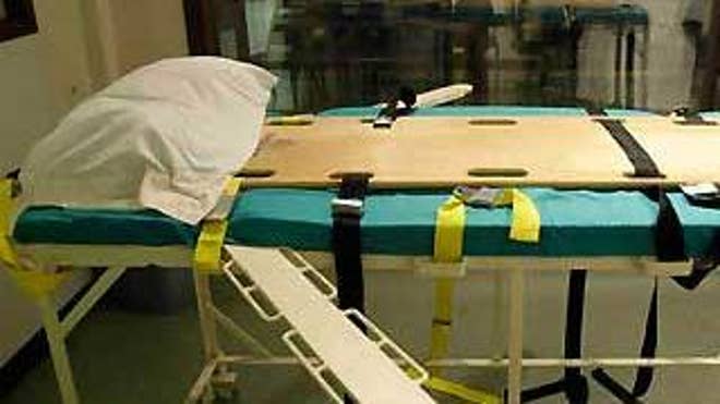 An execution table for lethal injection at the Washington State Penitentiary in Walla Walla, Wash. (AP Photo)