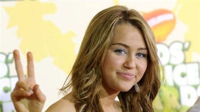 0_22_Cyrus_Miley_KCA