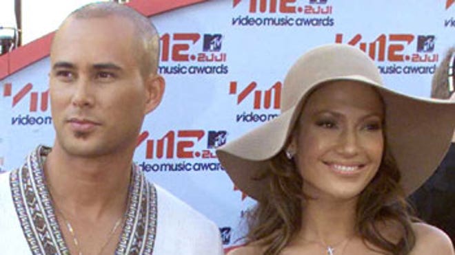 0_21_Short_Celeb_Marriage
