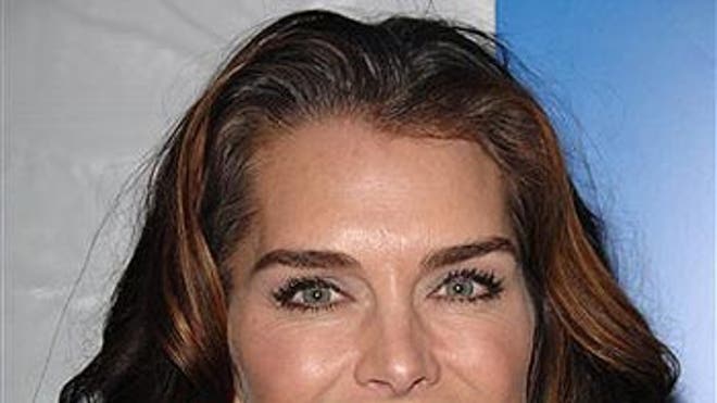 0_21_brooke_shields_350