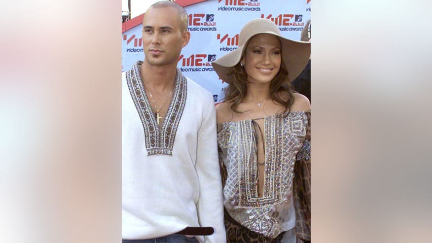 0_21_Short_Celeb_Marriage