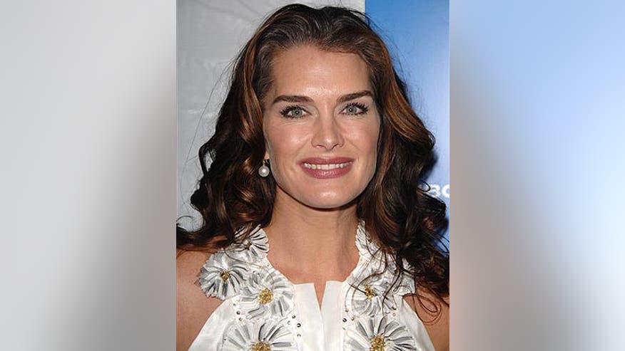 0_21_brooke_shields_350