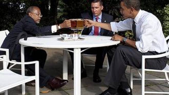 Obama, Gates, Crowley raise beer mugs